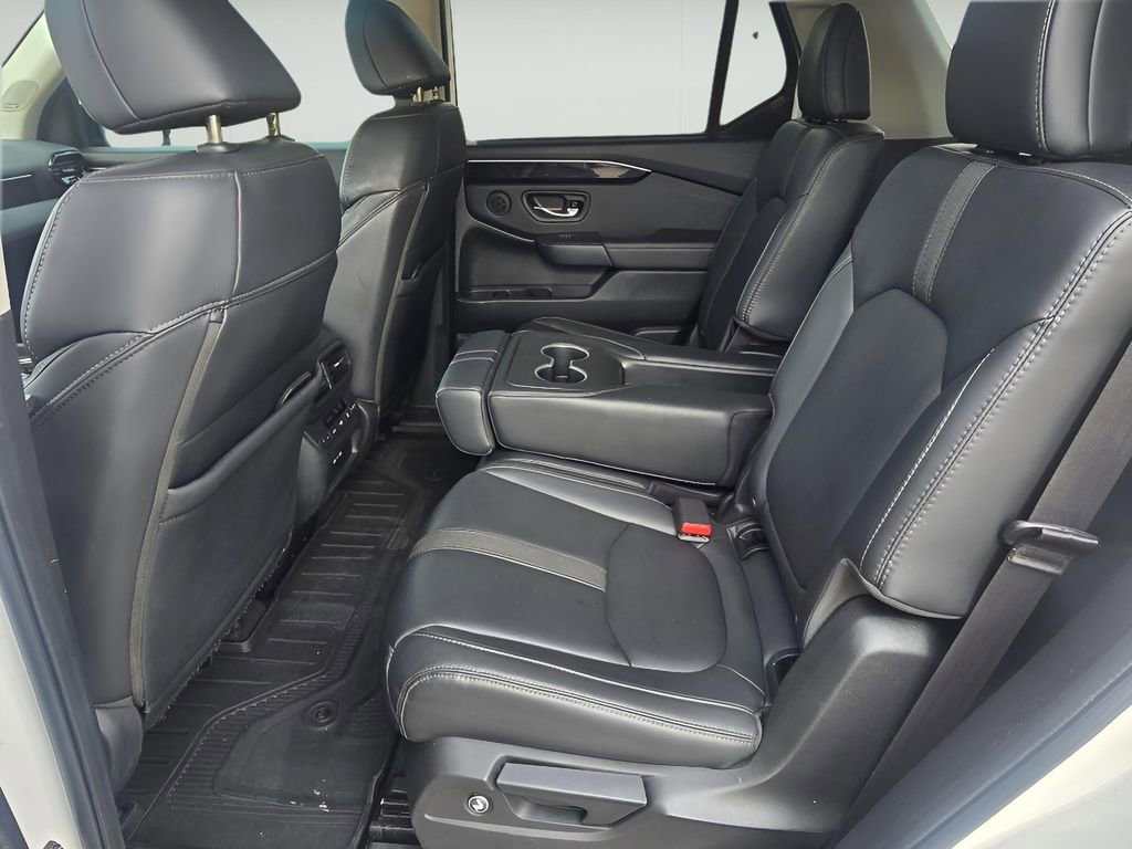 Used 2024 Honda Pilot Touring image 11