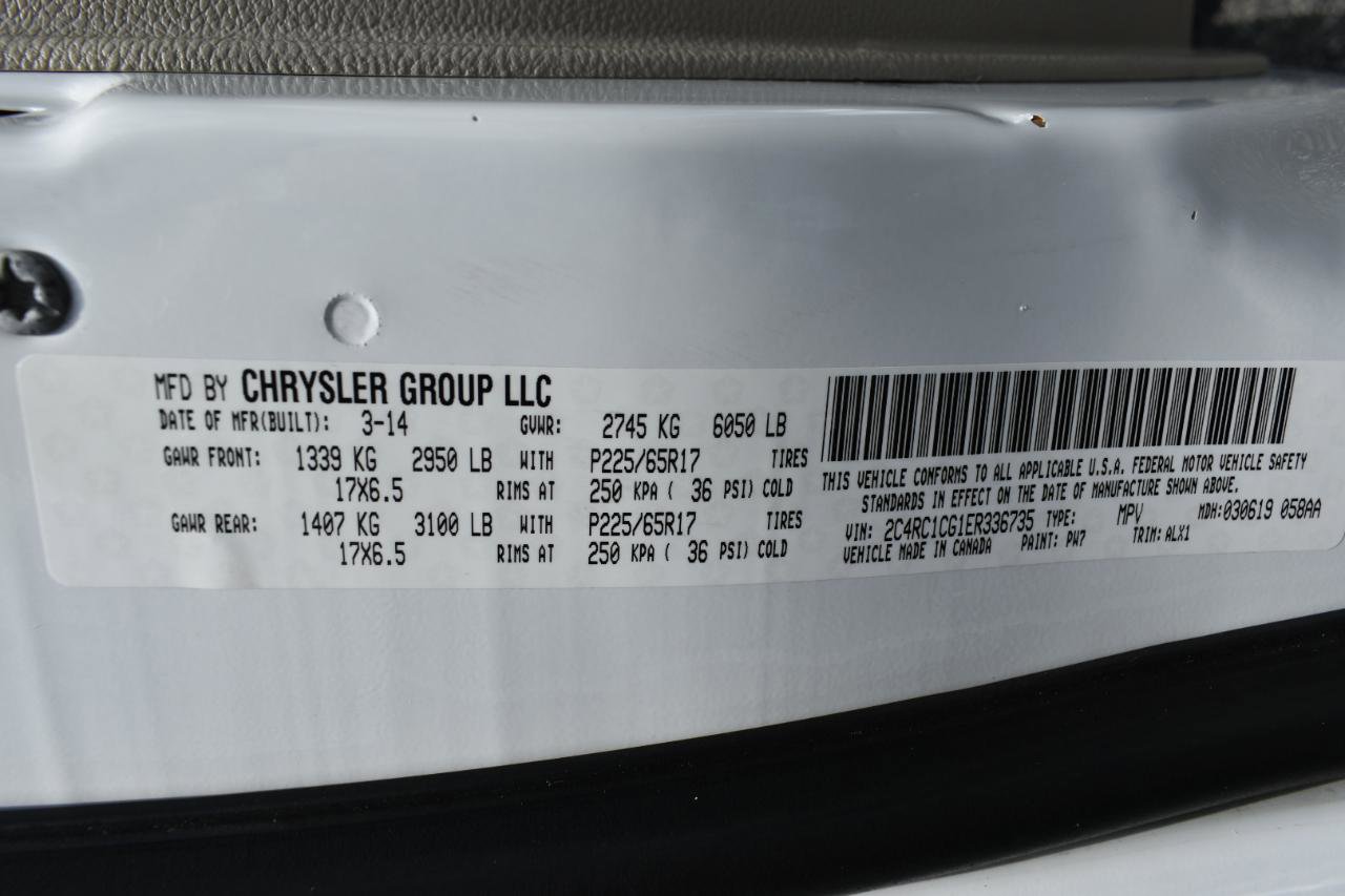 Used 2014 Chrysler Town & Country Touring-L w/ Driver Convenience Group FWD image 48