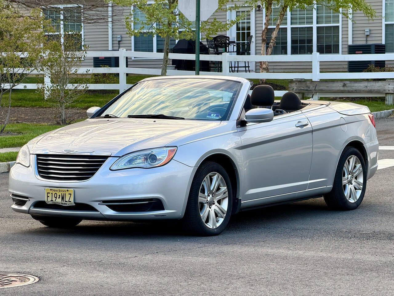 Used 2011 Chrysler 200 Touring w/ Cold Weather Group FWD image 5