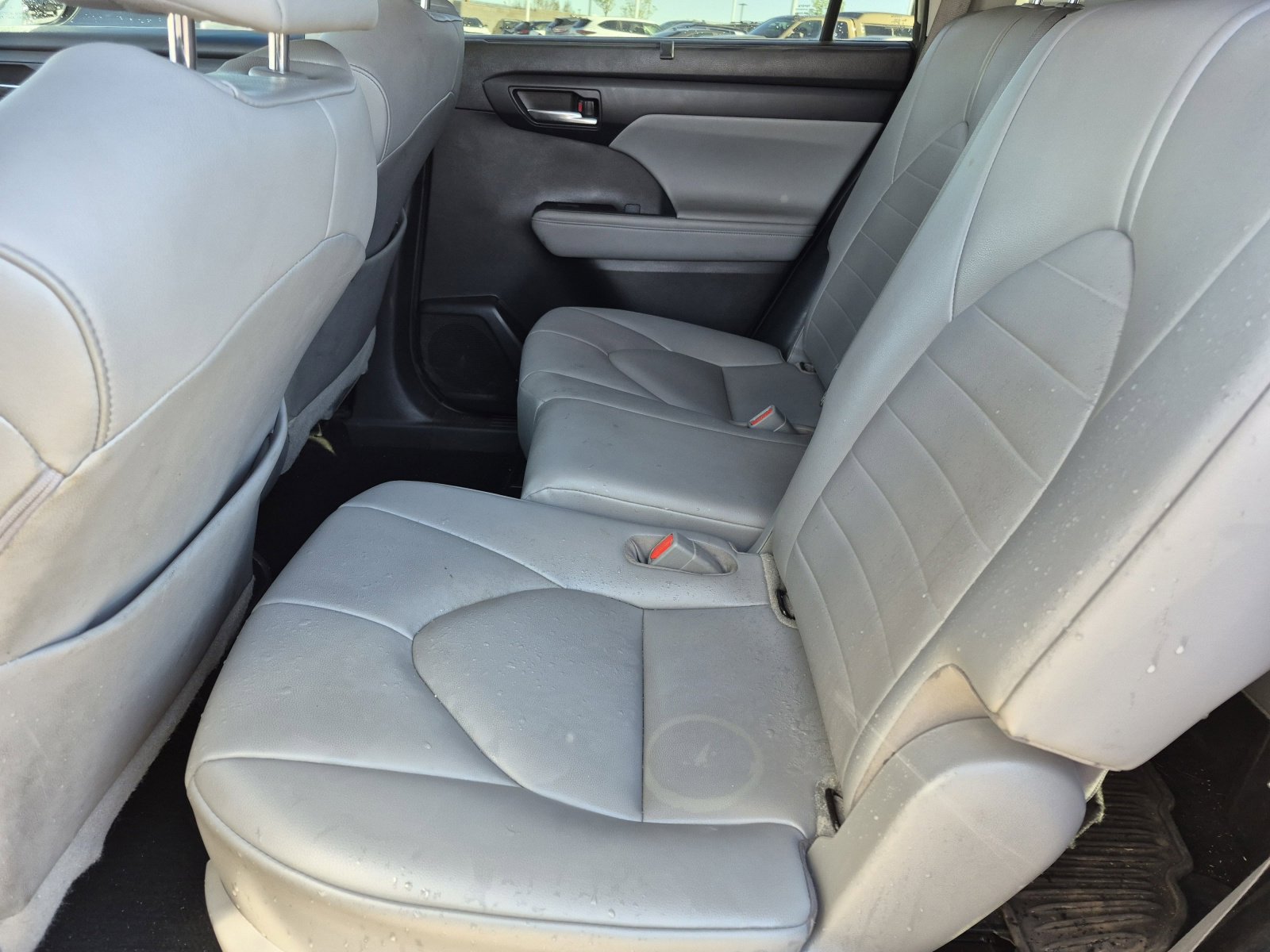 Used 2021 Toyota Highlander XLE image 17