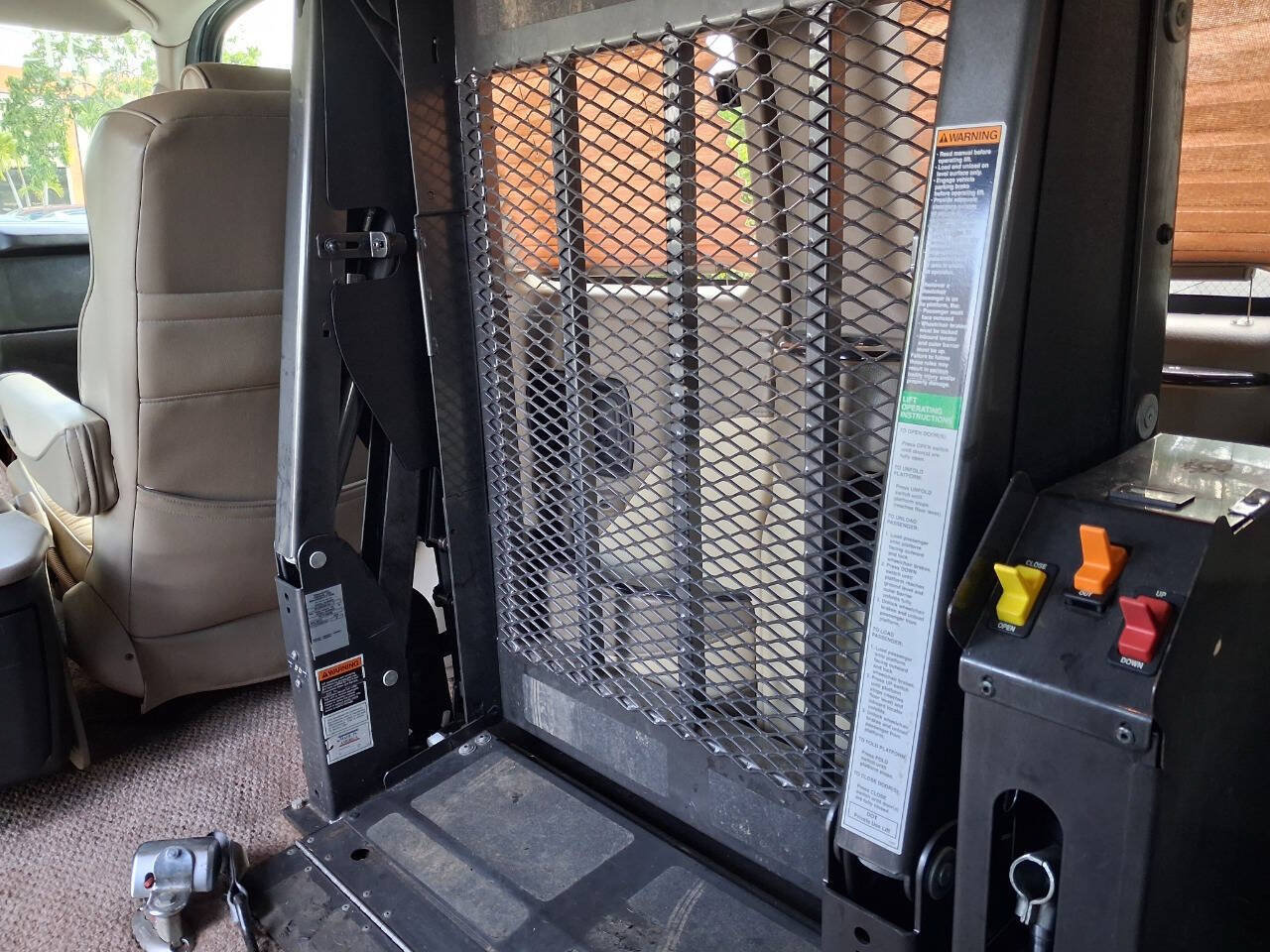 Used 2012 Chevrolet Express 1500 RWD image 20