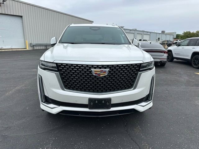Used 2021 Cadillac Escalade Premium Luxury AWD/4WD image 17