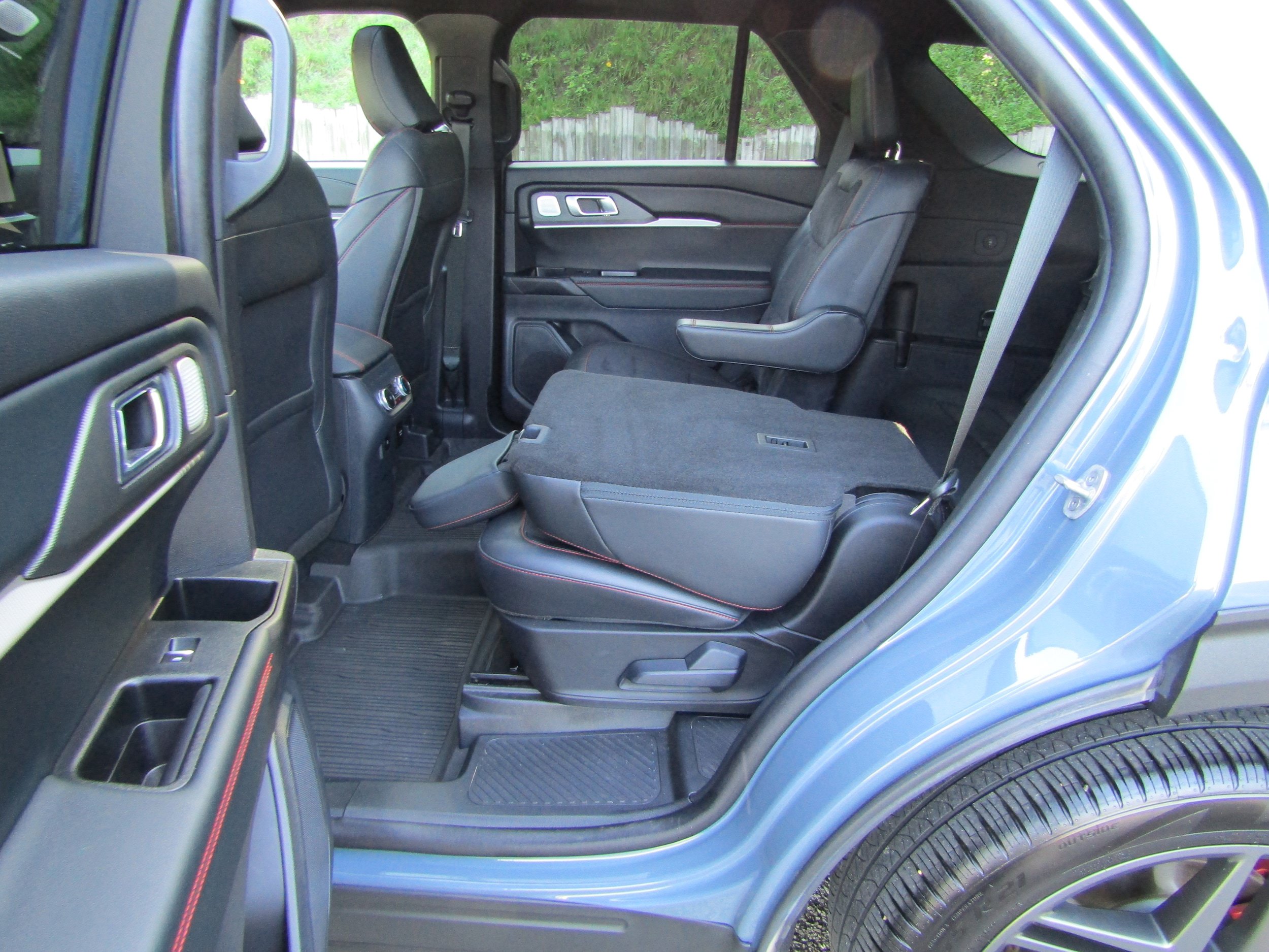 Used 2025 Ford Explorer ST w/ Sun And Sound Package AWD/4WD image 21