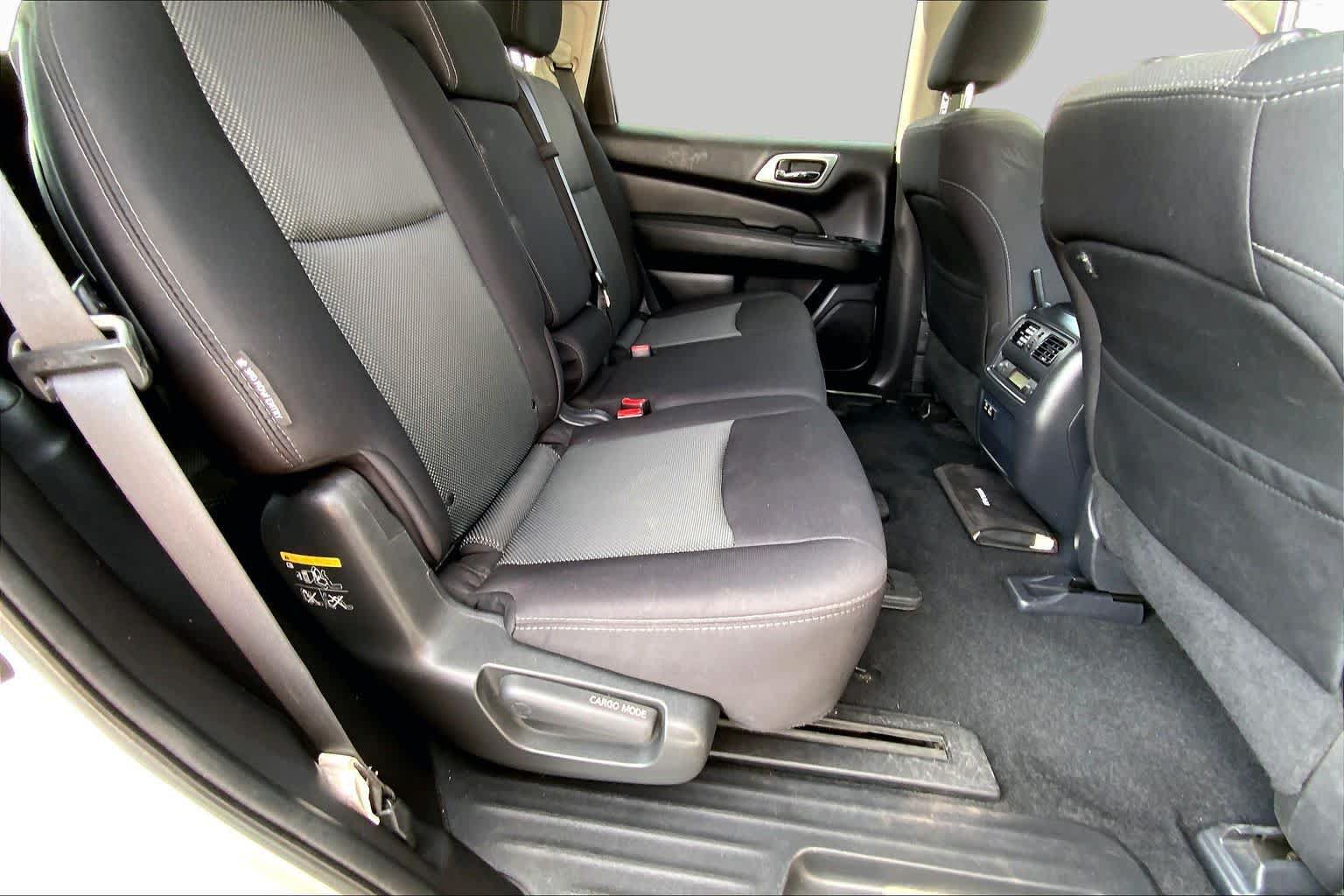 Used 2019 Nissan Pathfinder SV AWD/4WD image 19