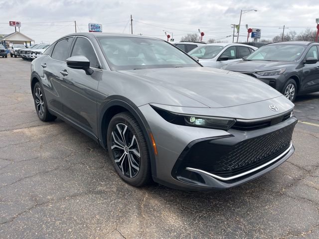 Used 2023 Toyota Crown XLE image 3