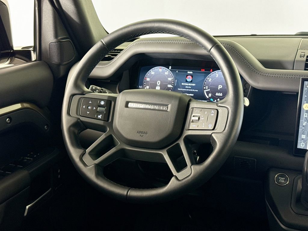 Used 2025 Land Rover Defender 110 S image 20