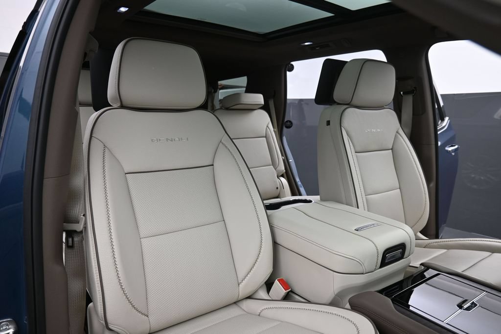 Used 2025 GMC Yukon Denali w/ Denali Reserve Package AWD/4WD image 21