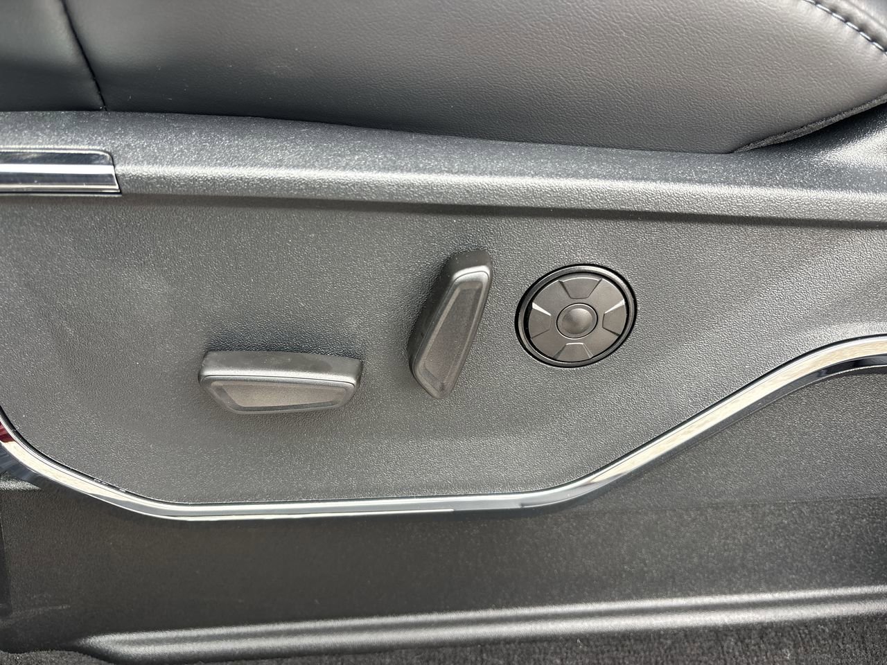 New 2026 Ford F250 Platinum image 15