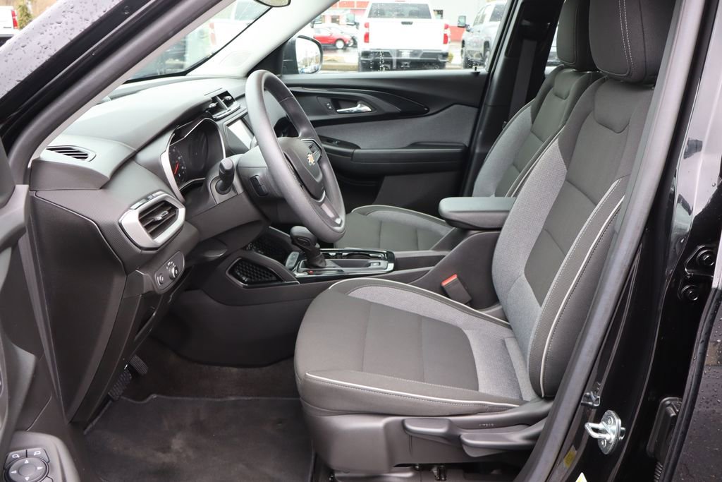 Used 2023 Chevrolet TrailBlazer LS image 4