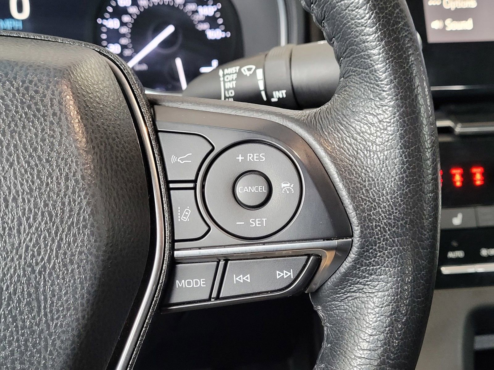 Certified 2022 Toyota Avalon XLE image 19