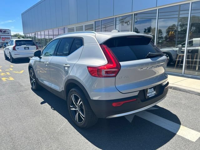 Certified 2025 Volvo XC40 B5 Core AWD/4WD image 3