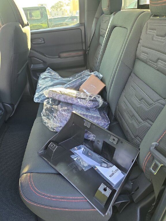 New 2026 Nissan Frontier PRO-4X w/ Pro-4x Convenience Package image 3