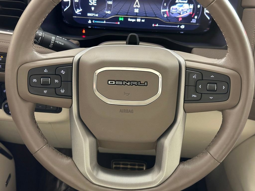 Used 2023 GMC Yukon XL Denali w/ Denali Reserve Package AWD/4WD image 32