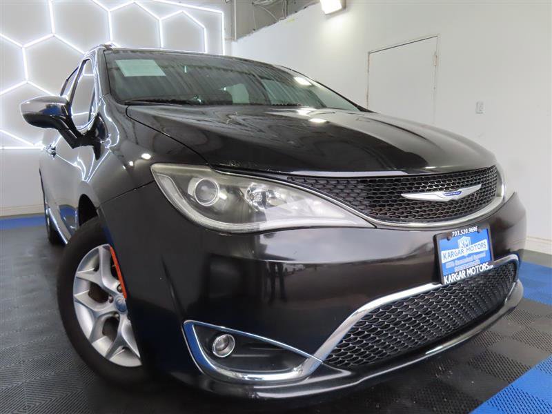 Used 2020 Chrysler Pacifica Limited FWD image 3