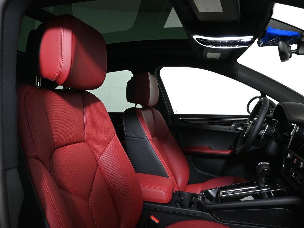 New 2026 Porsche Macan AWD/4WD image 39