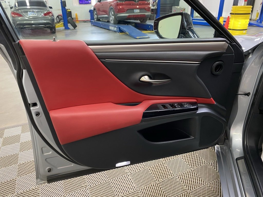 Used 2022 Lexus ES 300h F Sport image 33