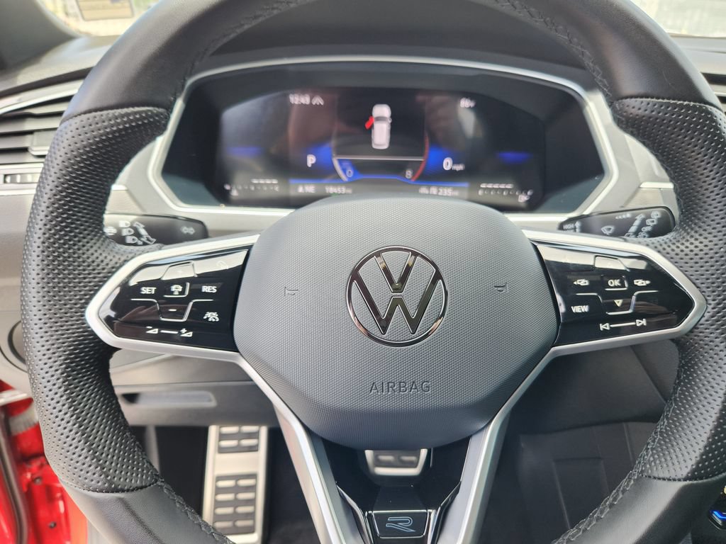 Certified 2024 Volkswagen Tiguan SE R-Line w/ MDO Package, Two-Row AWD/4WD image 19