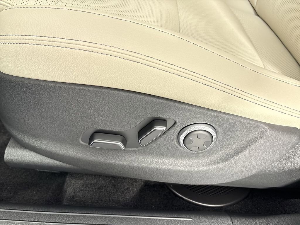 New 2026 Genesis GV70 2.5T AWD/4WD image 14