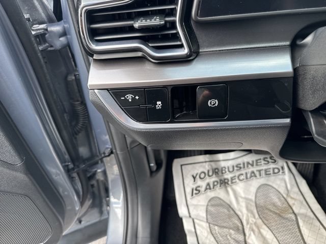 Certified 2023 Kia Sportage EX AWD/4WD image 11