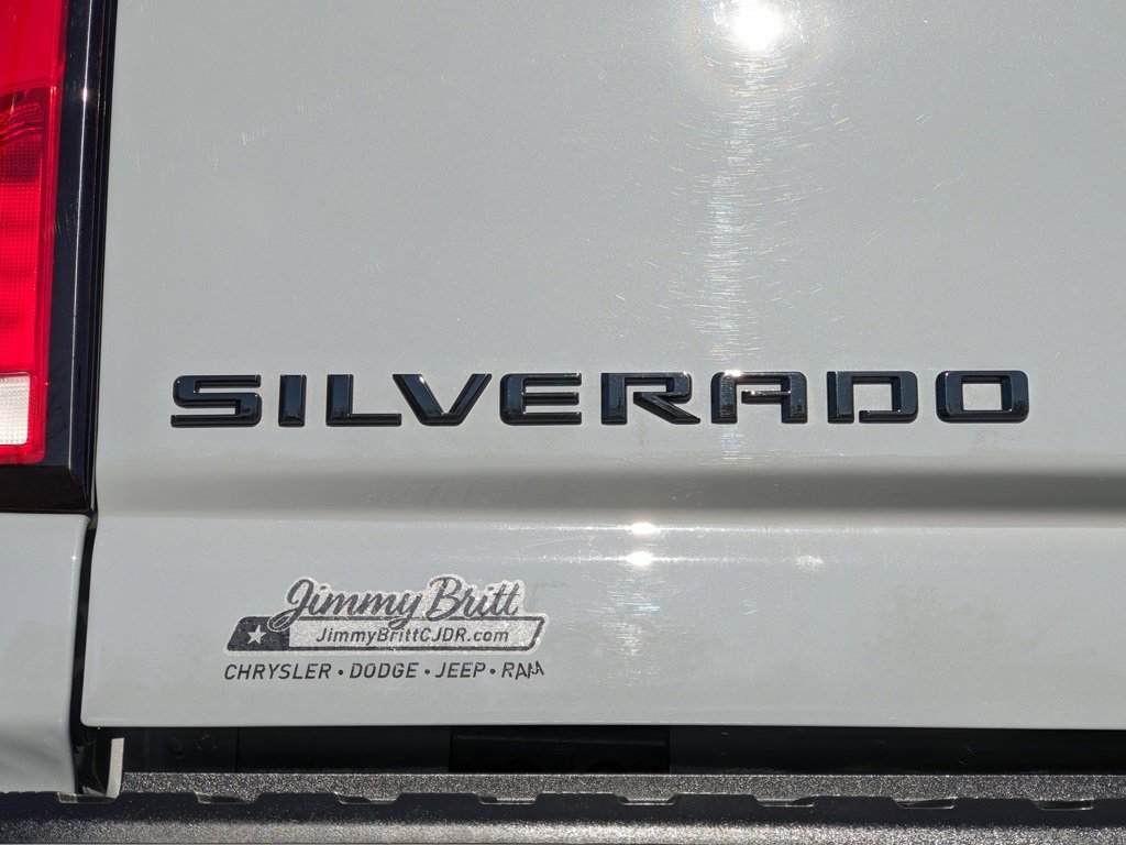 Used 2024 Chevrolet Silverado 2500 LTZ w/ LTZ Plus Package image 27