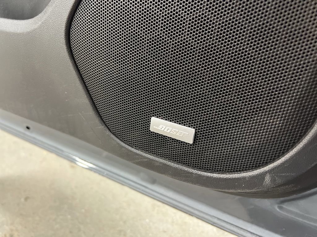 Used 2023 GMC Acadia SLT image 37