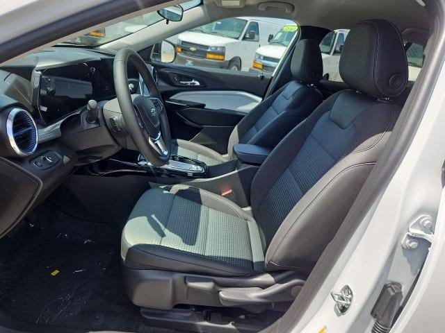 New 2026 Chevrolet Trax LT w/ Midnight Edition FWD image 18