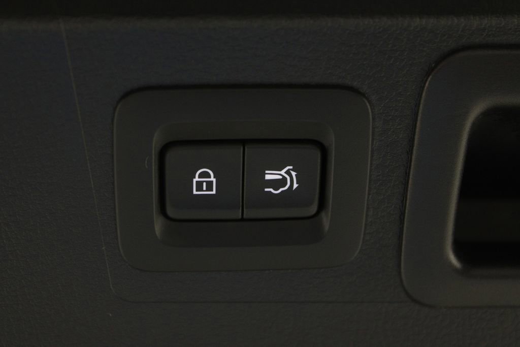 Used 2023 MAZDA CX-50 2.5 S w/ Cargo Package image 16