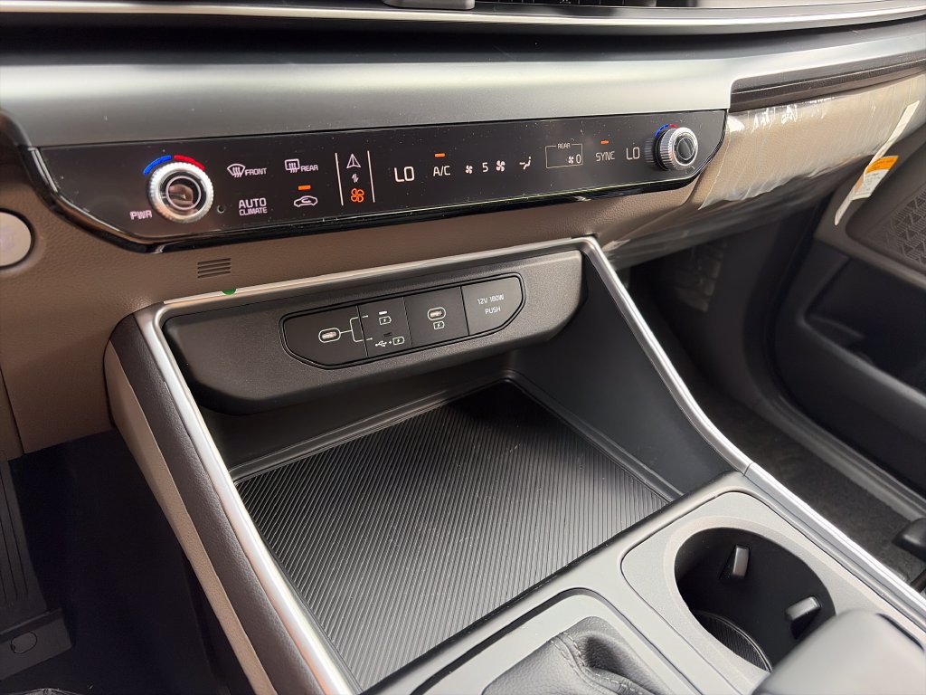 New 2027 Kia Carnival FWD image 21
