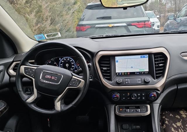 Used 2023 GMC Acadia Denali w/ Denali Ultimate Package image 4
