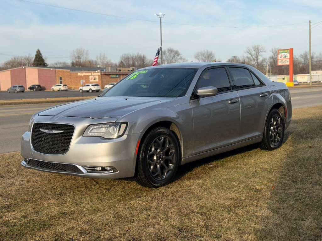 Used 2016 Chrysler 300 S image 3