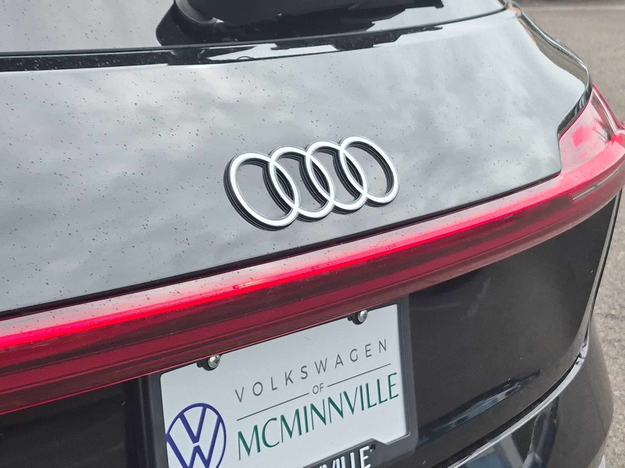 Used 2024 Audi Q8 e-tron Prestige w/ Prestige Package AWD/4WD image 27