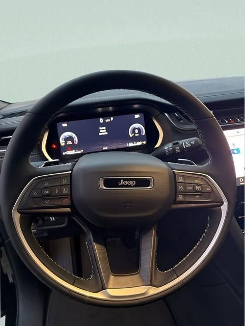 New 2025 Jeep Grand Cherokee L Limited w/ Luxury Tech Group II image 17