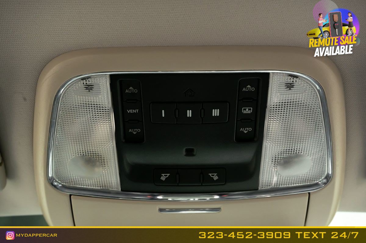 Used 2016 Chrysler 300 C RWD image 23