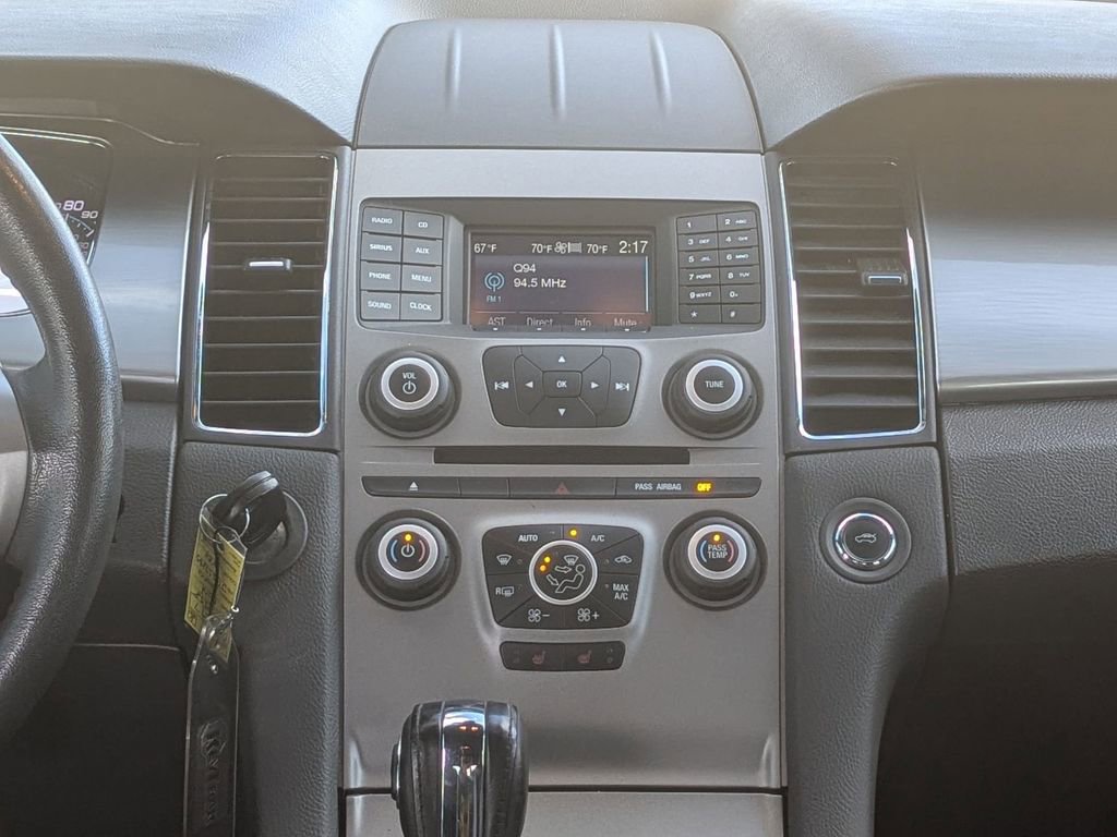 Used 2018 Ford Taurus SEL image 26