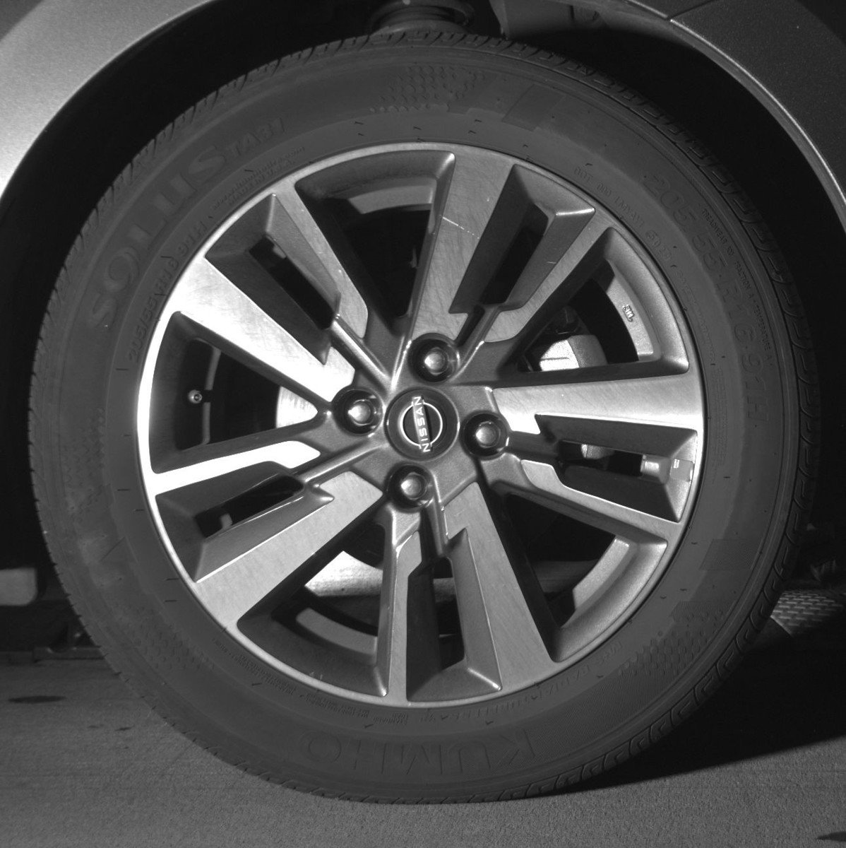 Used 2025 Nissan Versa SV image 13