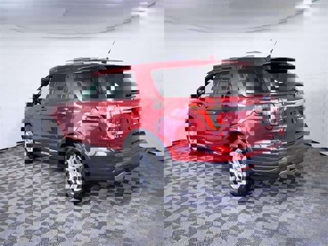 Certified 2019 Ford Explorer XLT w/ Equipment Group 202A image 6