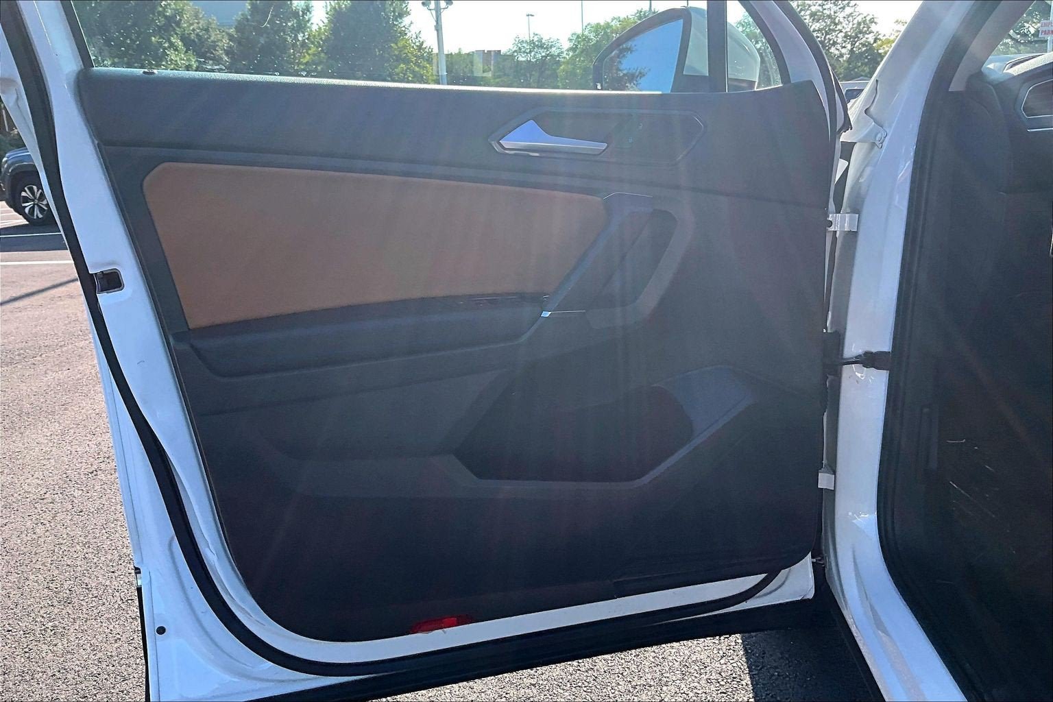 Used 2018 Volkswagen Tiguan SE w/ 3rd Row Seat Package AWD/4WD image 21