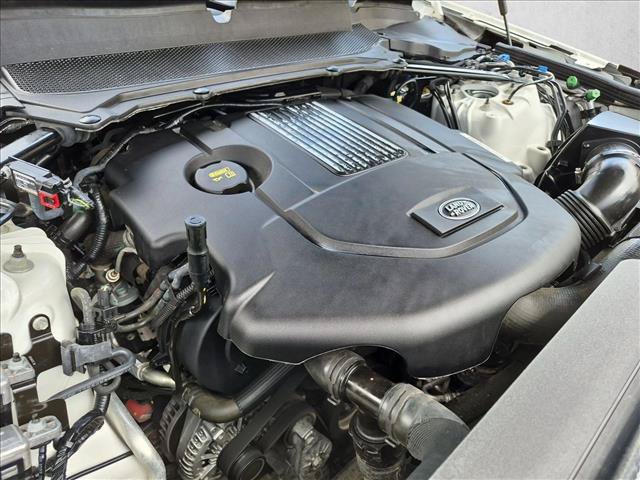 Used 2017 Land Rover Discovery HSE AWD/4WD image 23