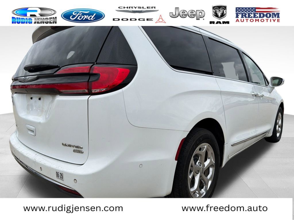 Used 2021 Chrysler Pacifica Limited w/ Premium & Safety Sphere Group AWD/4WD image 5