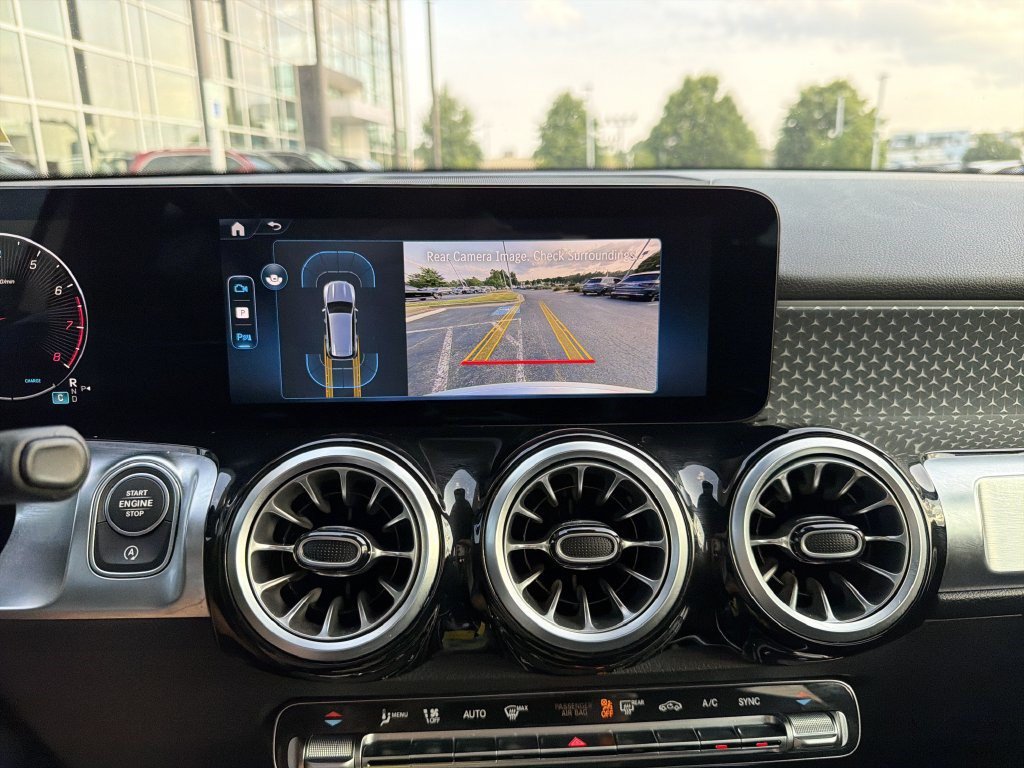 Certified 2025 Mercedes-Benz GLB 250 image 28