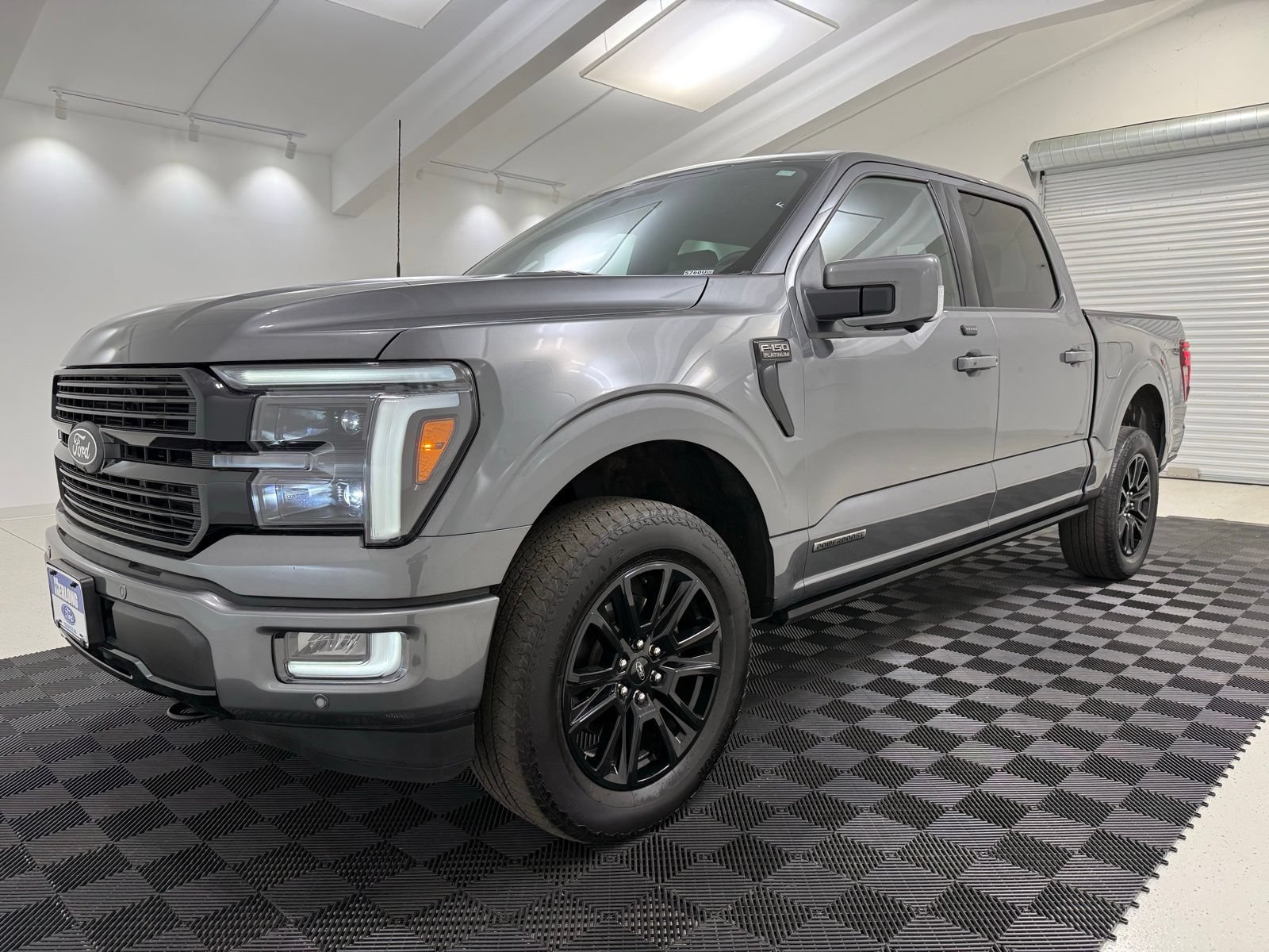 Used 2025 Ford F150 Platinum AWD/4WD image 3