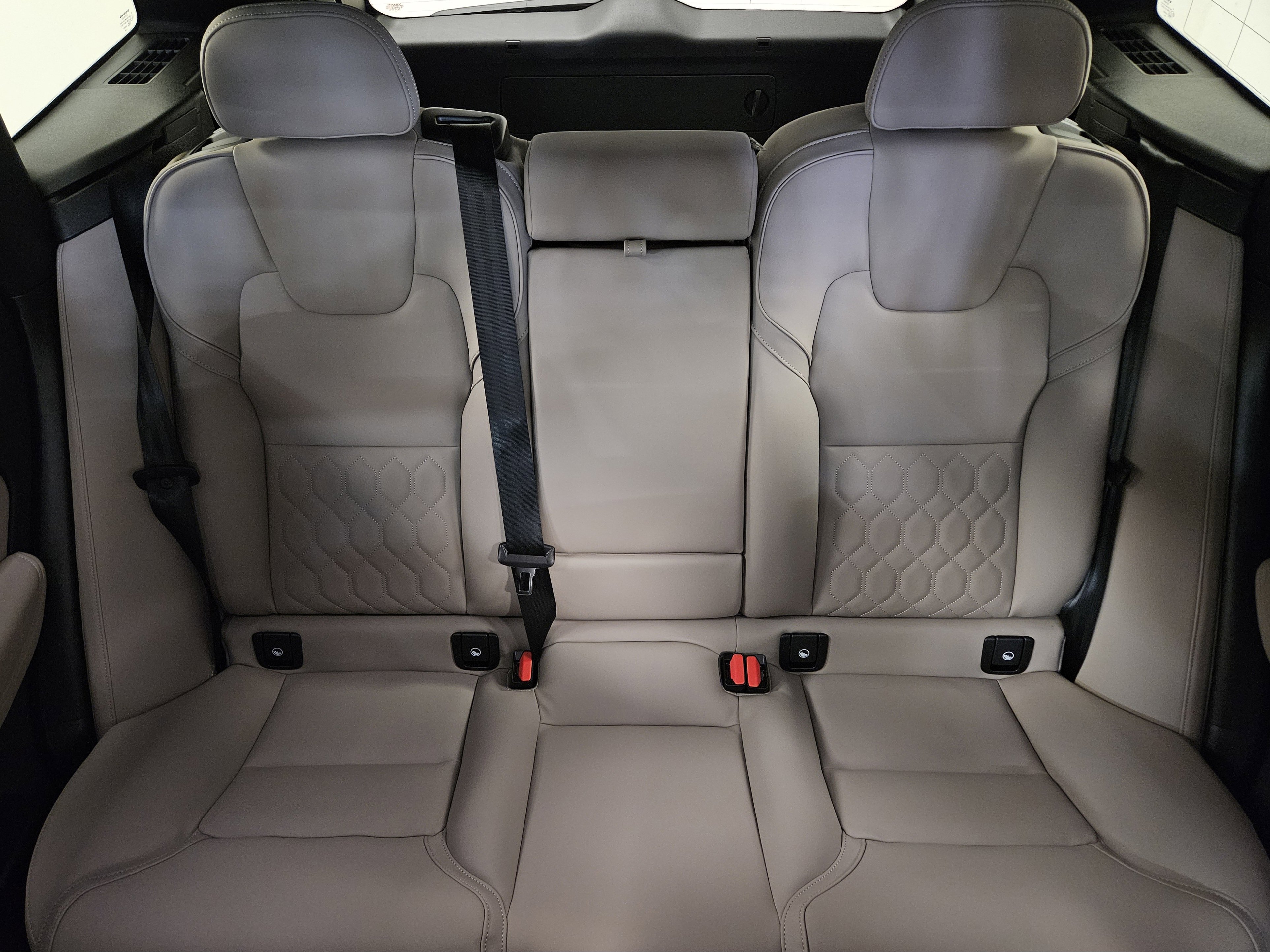 New 2026 Volvo XC60 T8 Plus w/ Protection Package Premier image 41