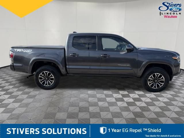 Used 2022 Toyota Tacoma TRD Sport w/ TRD Premium Sport Package AWD/4WD image 5