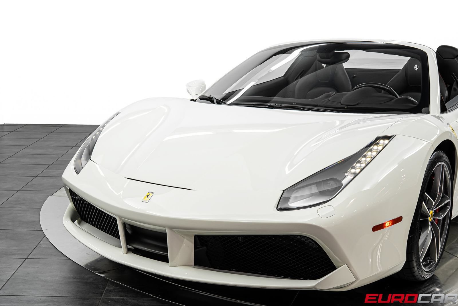 Used 2019 Ferrari 488 Spider RWD image 16