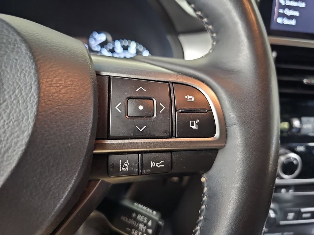 Used 2023 Lexus GX 460 Premium w/ Accessory Package AWD/4WD image 17