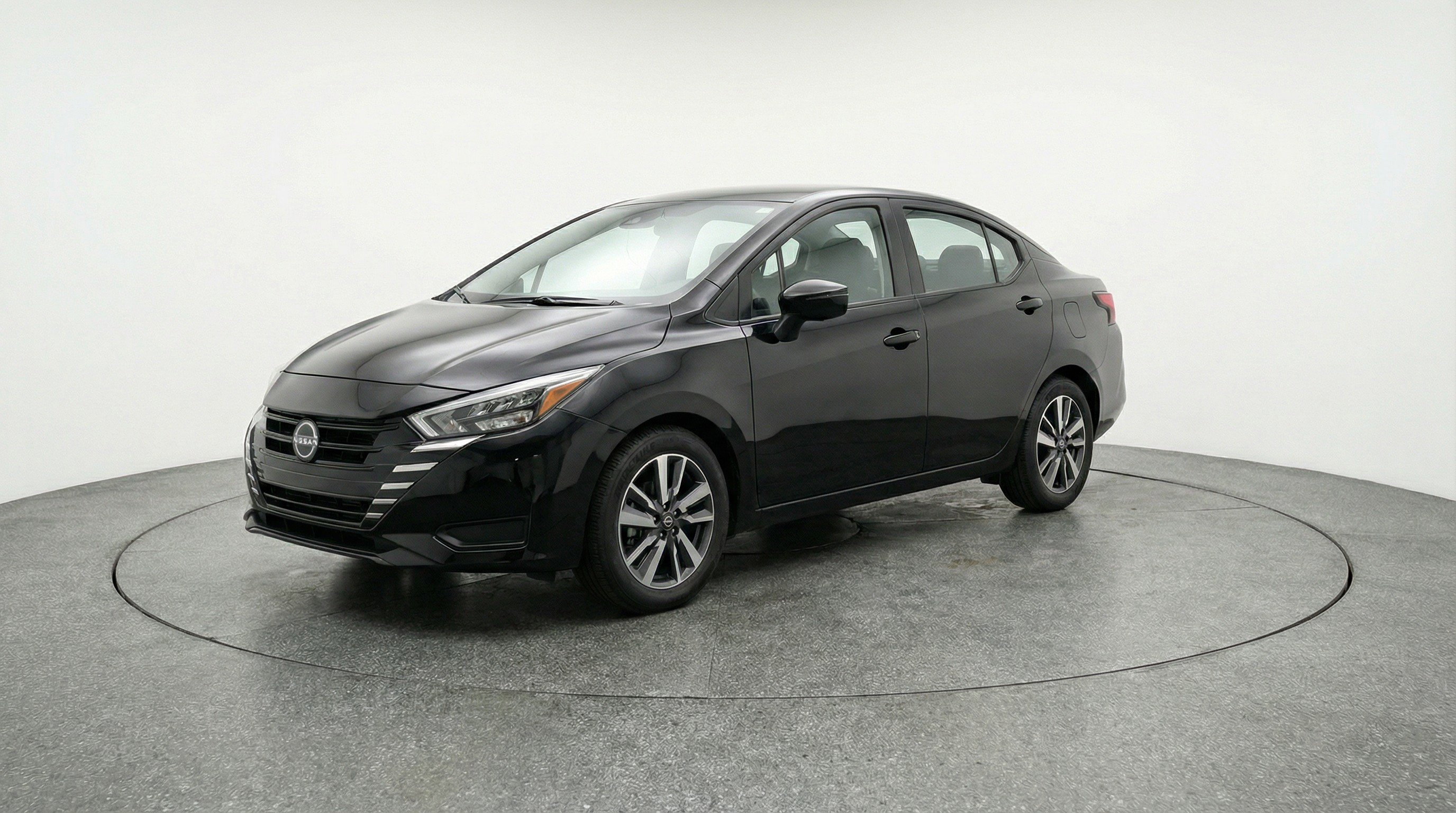 Used 2025 Nissan Versa SV FWD image 3