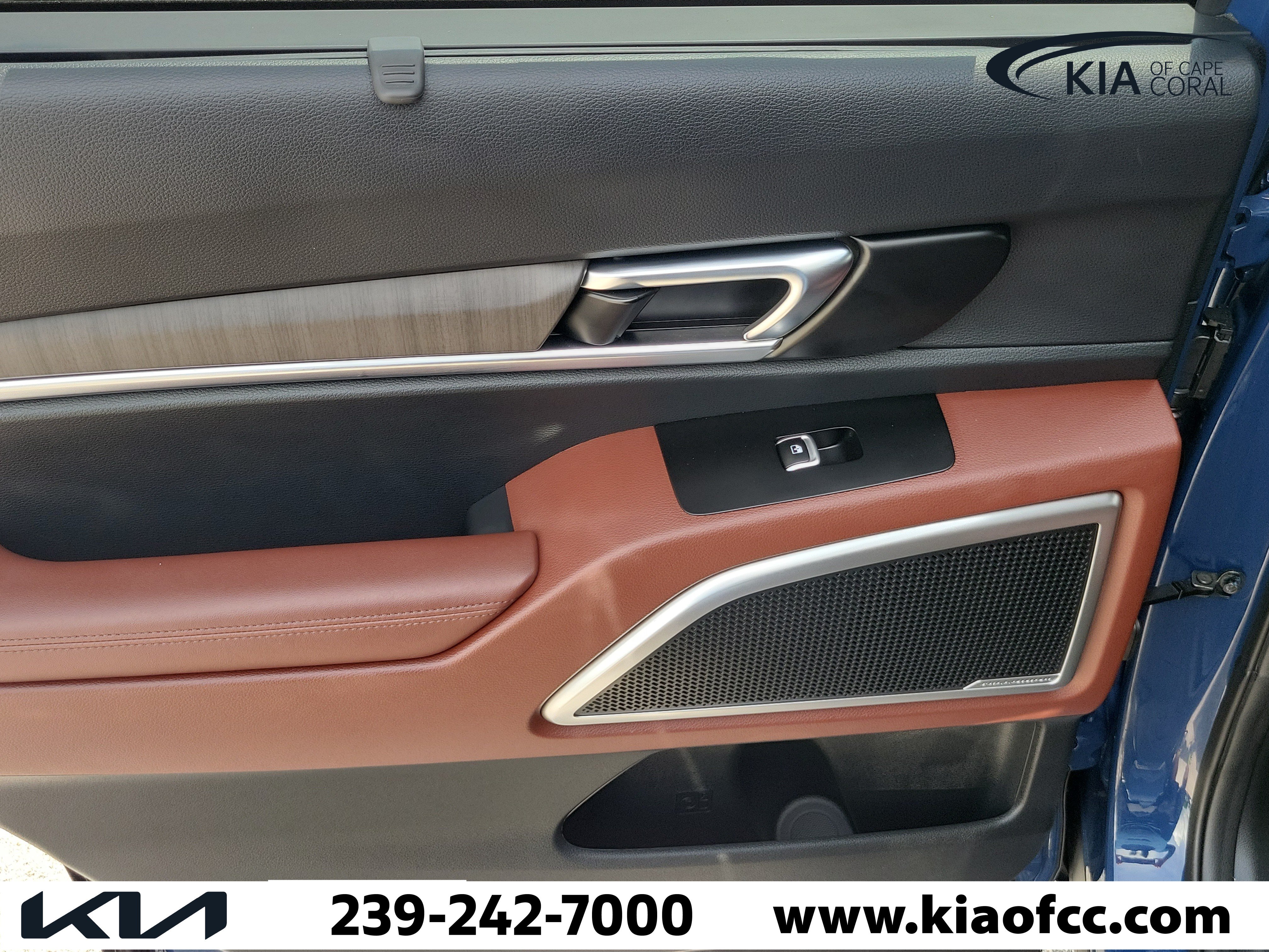 Certified 2023 Kia Telluride EX w/ EX Captain's Chair Package AWD/4WD image 14