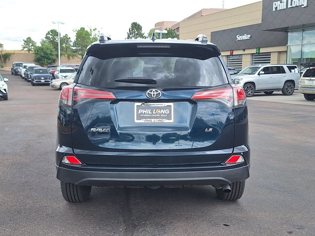 Used 2017 Toyota RAV4 LE FWD image 4