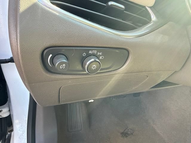 Used 2020 Chevrolet Malibu Premier FWD image 18