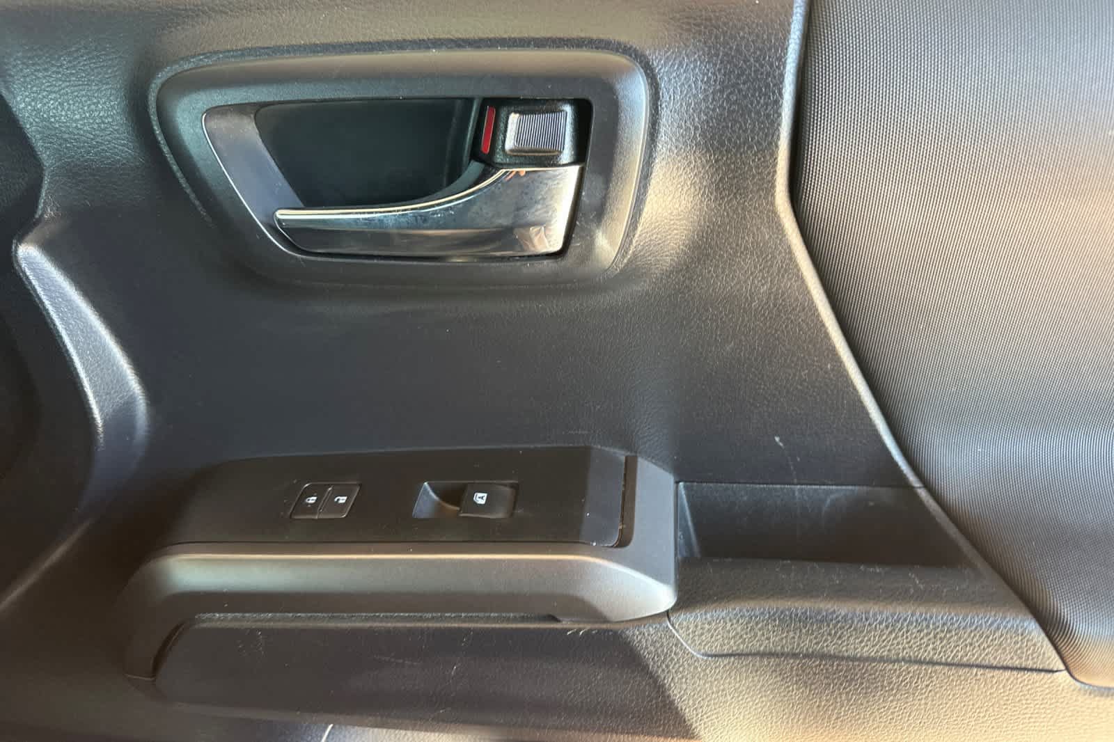 Used 2019 Toyota Tacoma TRD Sport w/ Technology Package AWD/4WD image 17